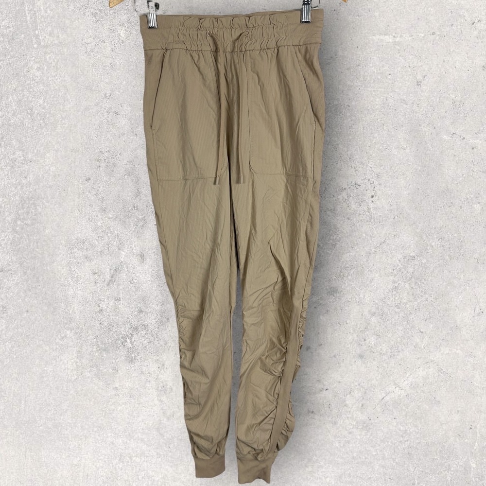Lululemon Beyond Dance Studio Jogger Cafe Au Lait Womens Size 4 Track Pants 2021